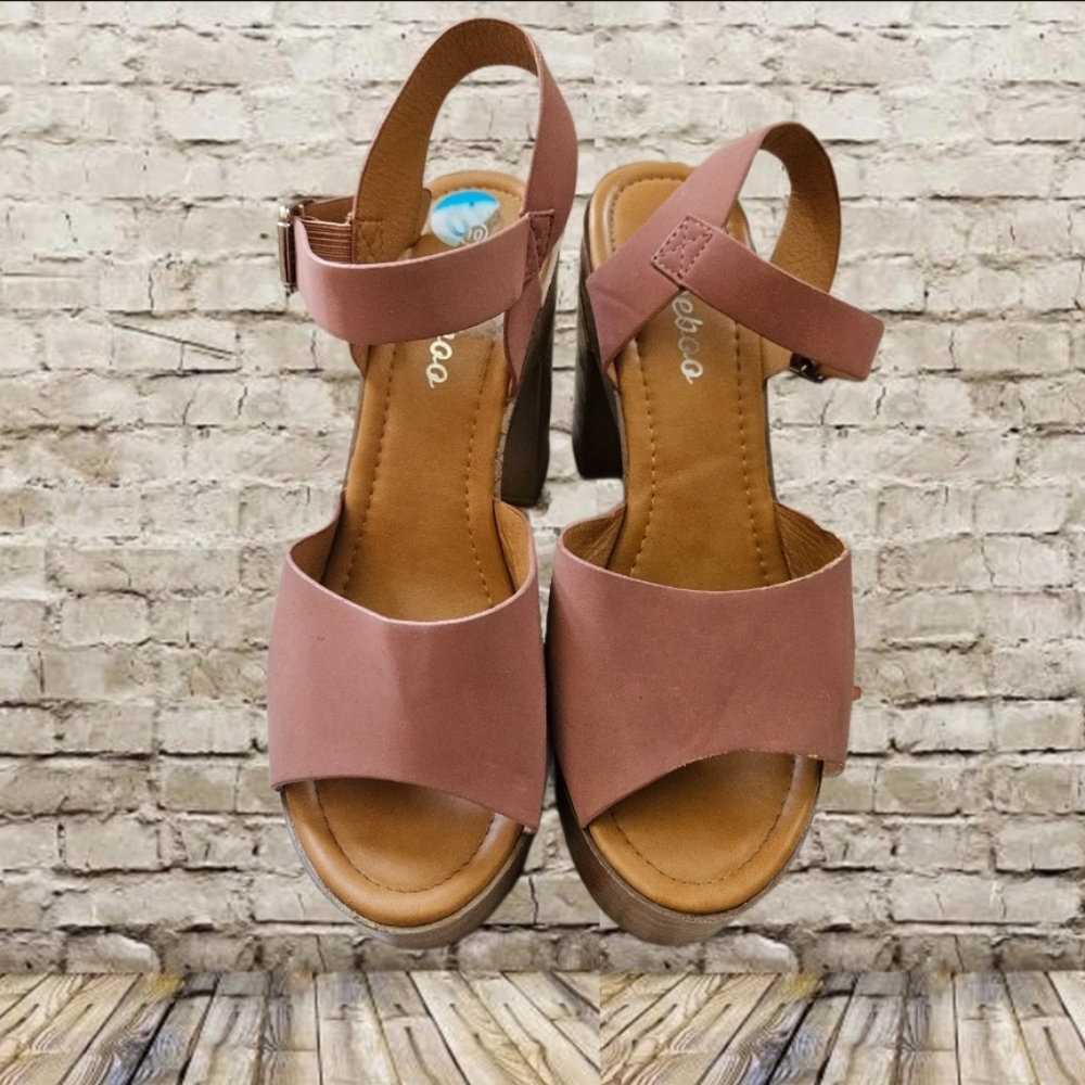 Weeboo Chunkly Sandal